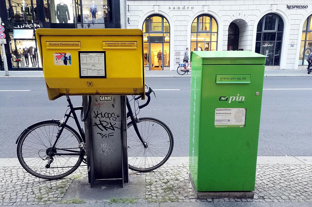 Briefkästen von Deutsche Post und Pin Mail AG