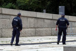 Polizei vor dem Bundestag