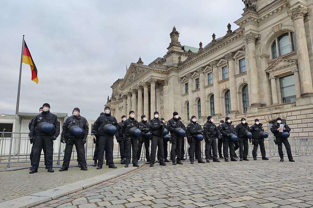 Polizei vor Bundestag