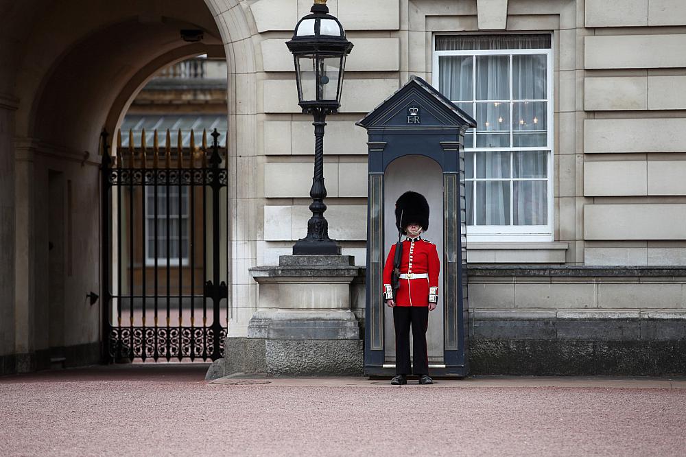Wache vor dem Buckingham Palace