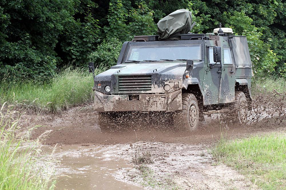 Gepanzertes Bundeswehr-Auto