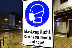 Hinweis auf Maskenpflicht (Archiv)