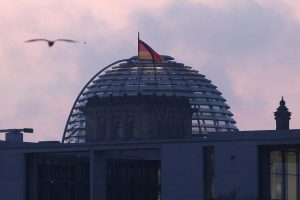 Reichstagskuppel bei Sonnenaufgang
