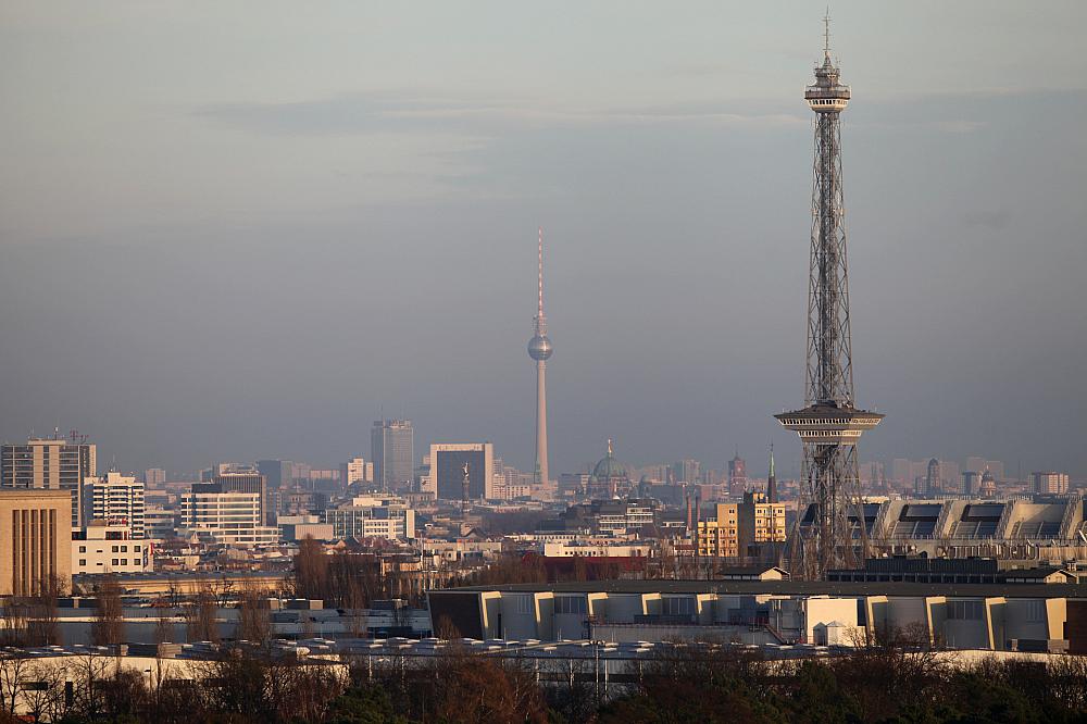 Berliner Funkturm und Fernsehturm (Archiv)