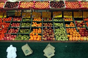 Früchte auf einem Obststand