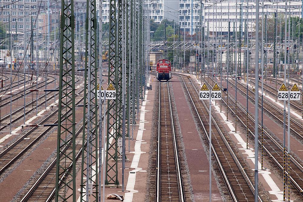 Lok auf Gleisanlage (Archiv)