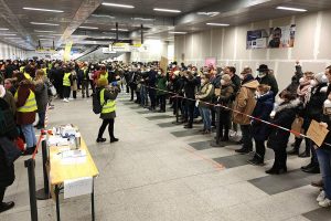 Helfer und Gastgeber warten auf Flüchtlinge aus der Ukraine