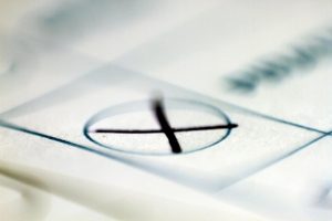 Kreuz auf Stimmzettel