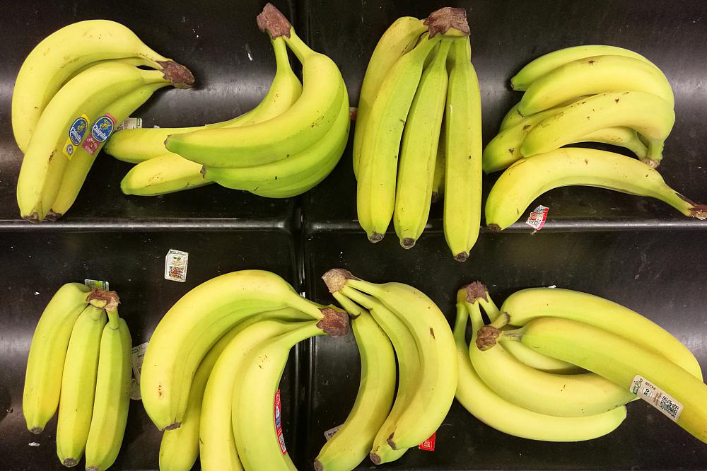 Bananen in einem Supermarkt