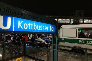 Polizei am Kottbusser Tor in Berlin