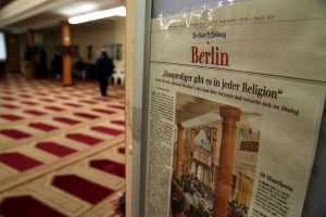 Zeitungsausschnitt über Hassprediger in einer Berliner Moschee (Archiv)