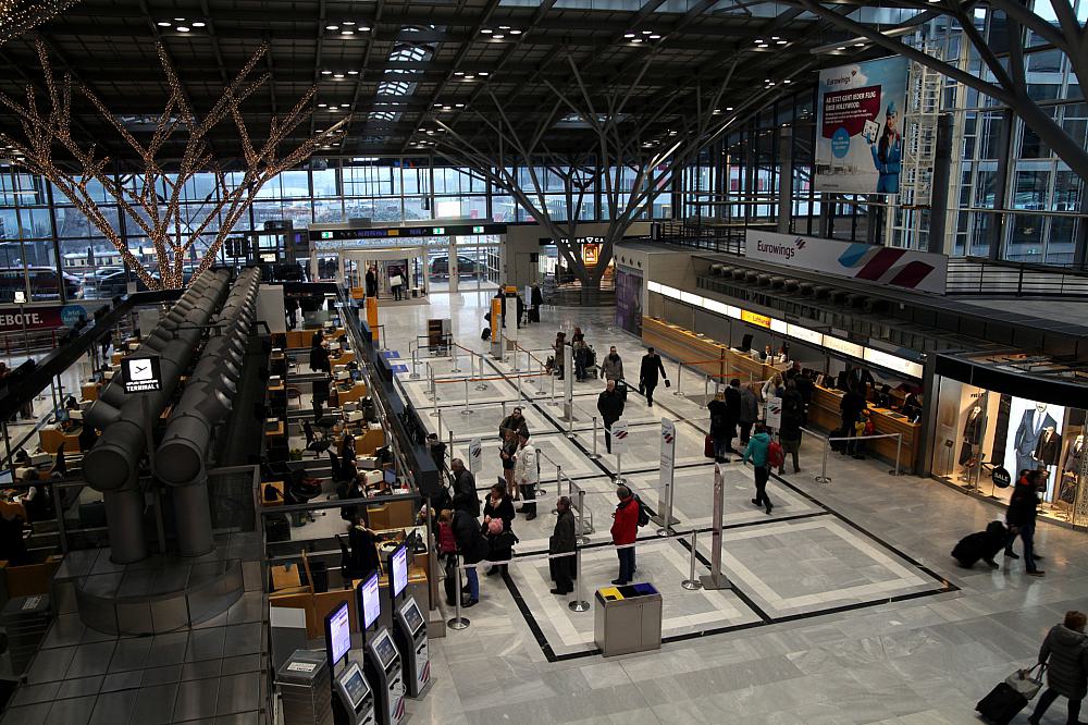 Abfertigungshalle Flughafen Stuttgart (Archiv)