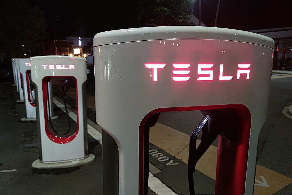 Tesla-Supercharger