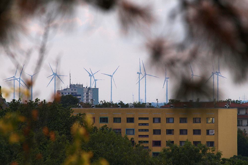 Windräder am Stadtrand