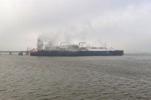 Schwimmendes LNG-Terminal in Wilhelmshaven (Archiv)