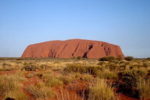 Uluru (Ayers Rock) im Outback von Australien