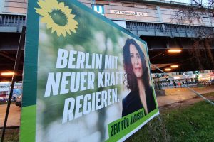 Grünen-Plakat zur Wiederholungswahl in Berlin am 12.02.2023