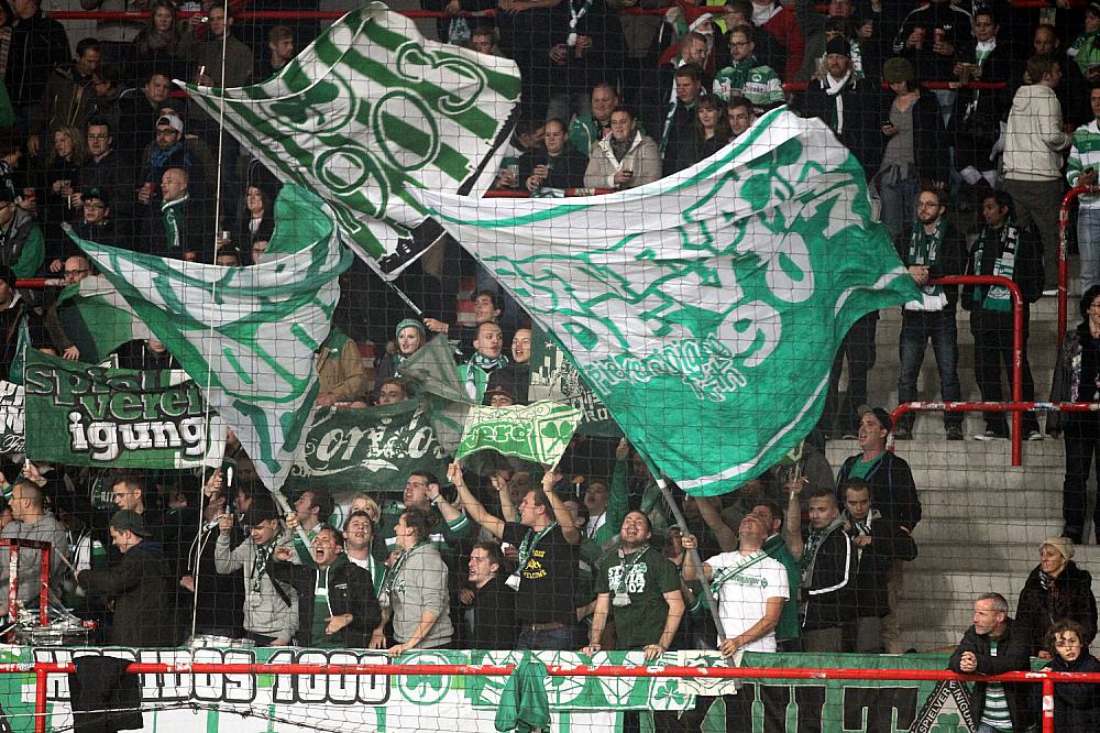 Fans von Greuther Fürth (Archiv)