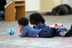 Kinder in einer Moschee (Archiv)