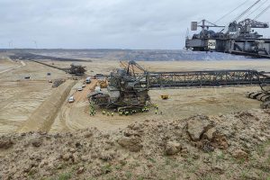 Bagger im Braunkohle-Tagebau Garzweiler (Archiv)