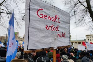 Demo gegen Waffenlieferungen am 25.02.2023