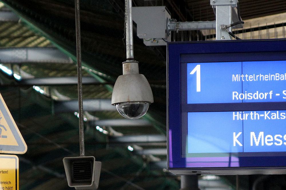 Überwachungskamera am Bonner Hauptbahnhof