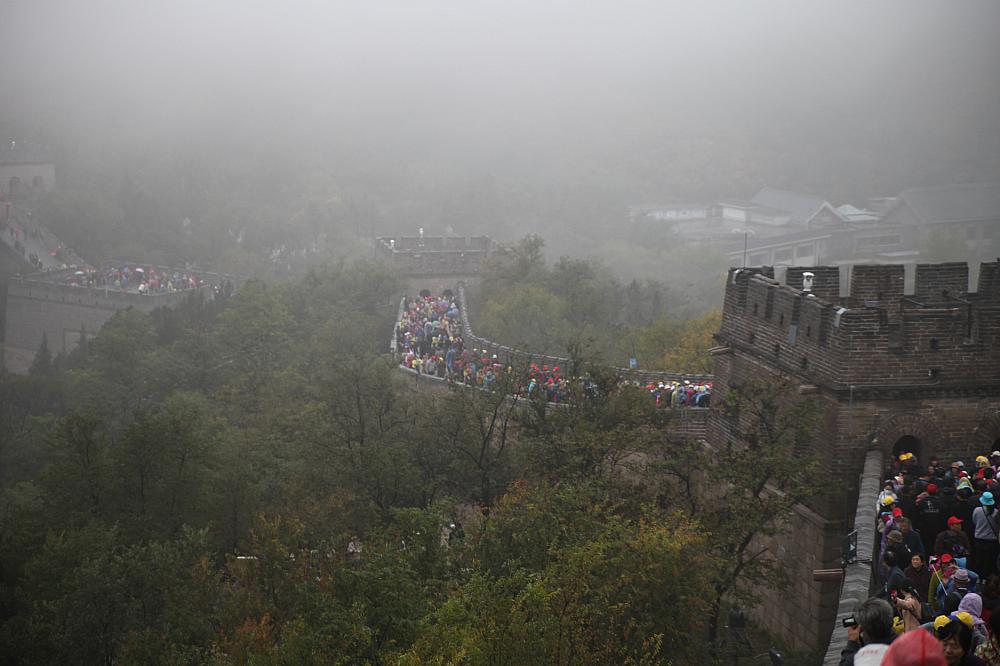 Chinesische Mauer mit Touristen