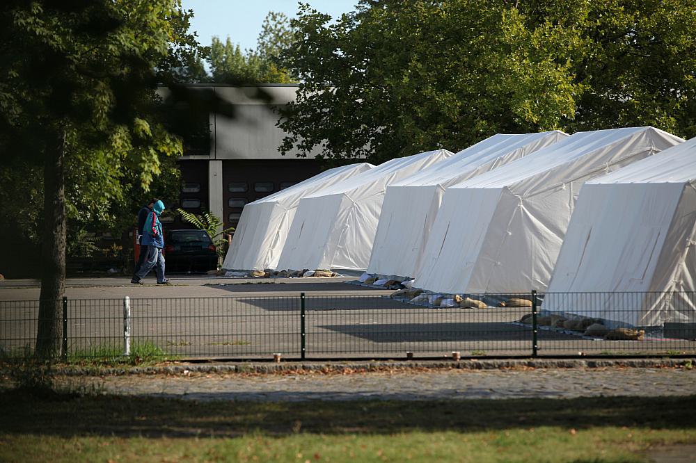 Flüchtlinge in einer "Zeltstadt" (Archiv)