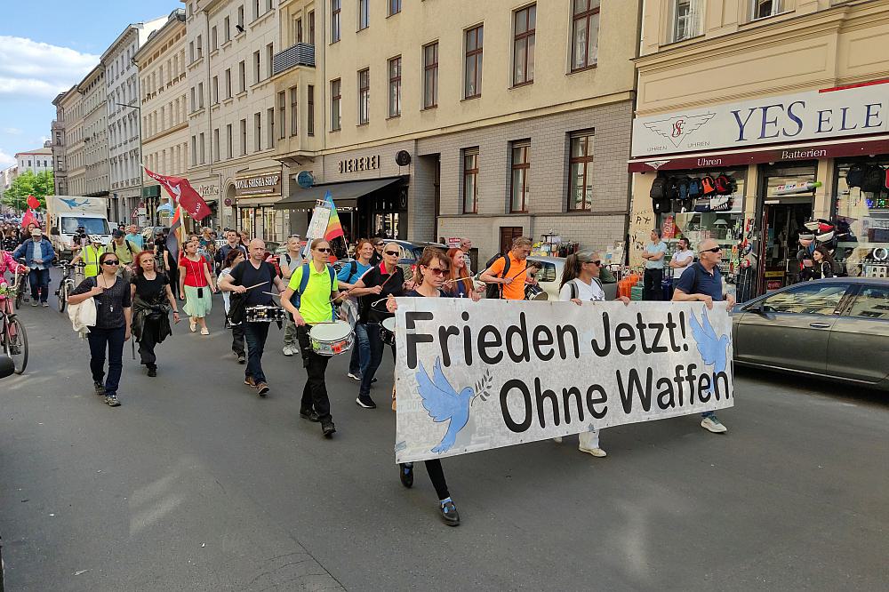 Demo gegen Waffenlieferungen am 13.05.2023