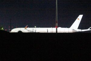 Flughafen BER bei Nacht