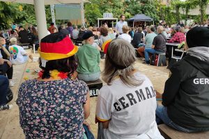 Public Viewing im Berliner Biergarten BRLO (Archiv)