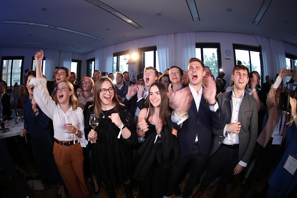 Landtagswahl in Bayern: Jubel auf CSU-Wahlparty am 08.10.2023