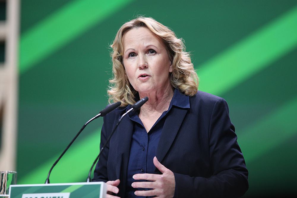 Steffi Lemke beim Grünen-Parteitag 2023 in Karlsruhe