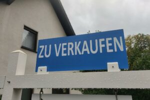 "Zu Verkaufen"-Schild (Archiv)