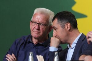 Winfried Kretschmann und Cem Özdemir (Archiv)