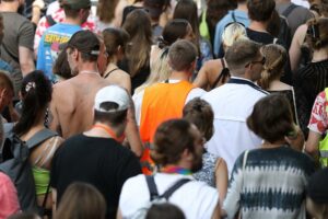 Junge Menschen bei der Techno-Parade "Zug der Liebe" (Archiv)