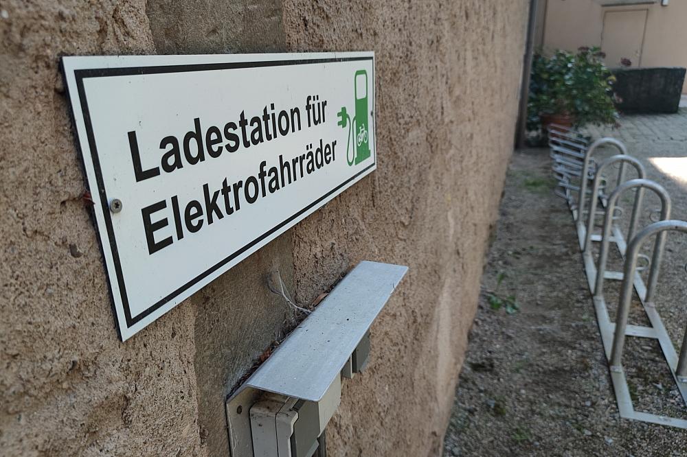 Ladestation für Elektrofahrräder (Archiv)