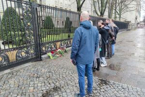 Beileidsbekundungen vor der russischen Botschaft am 23.03.2024