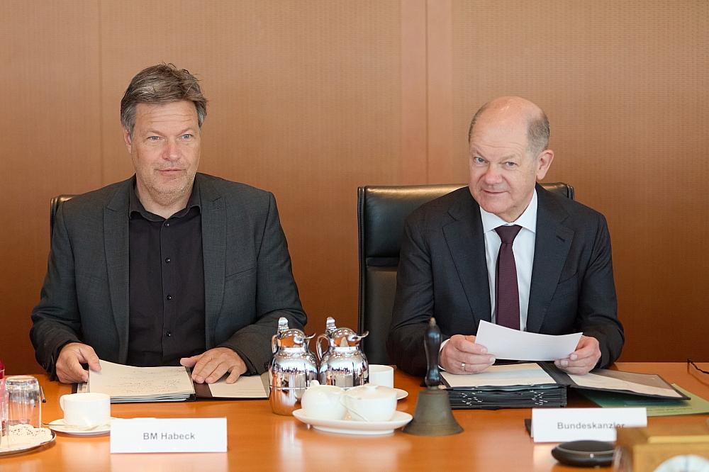 Robert Habeck und Olaf Scholz im Kabinett am 17.04.2024