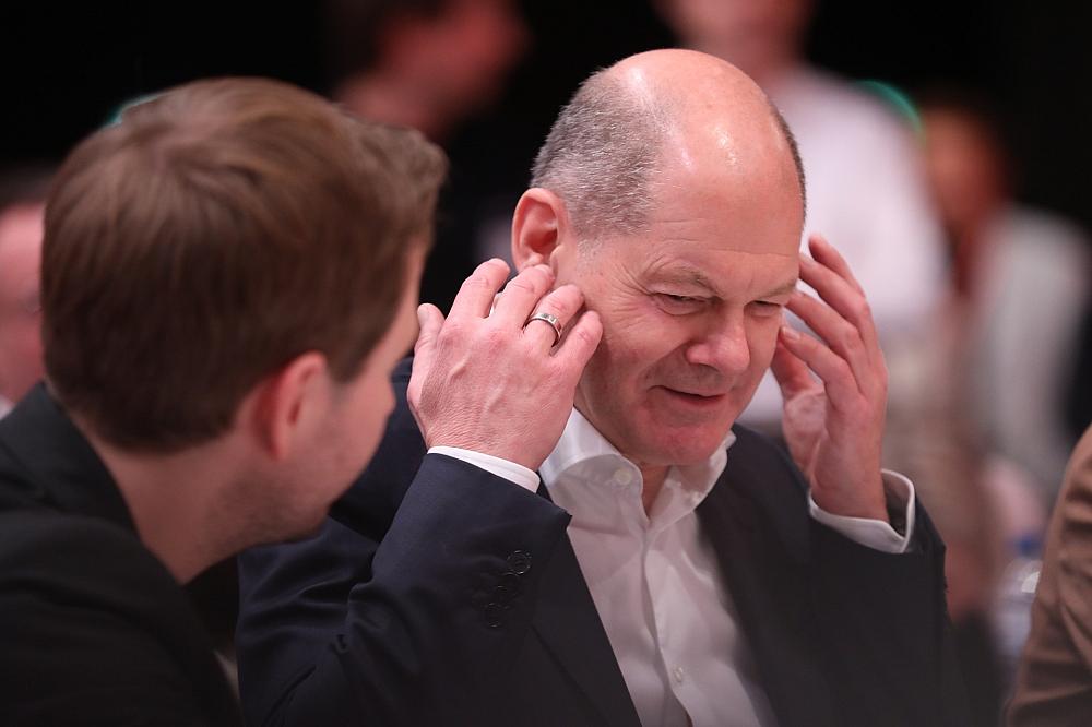 Kevin Kühnert und Olaf Scholz (Archiv)