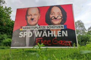 Beschmiertes SPD-Wahlplakat zur Europawahl (Archiv)