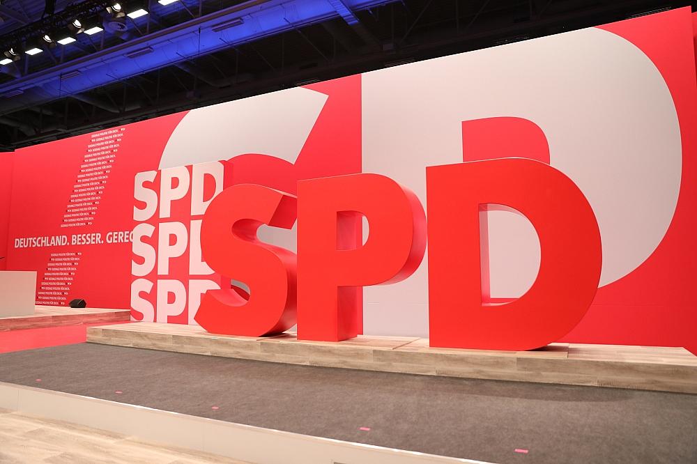 SPD-Logo auf Parteitag (Archiv)