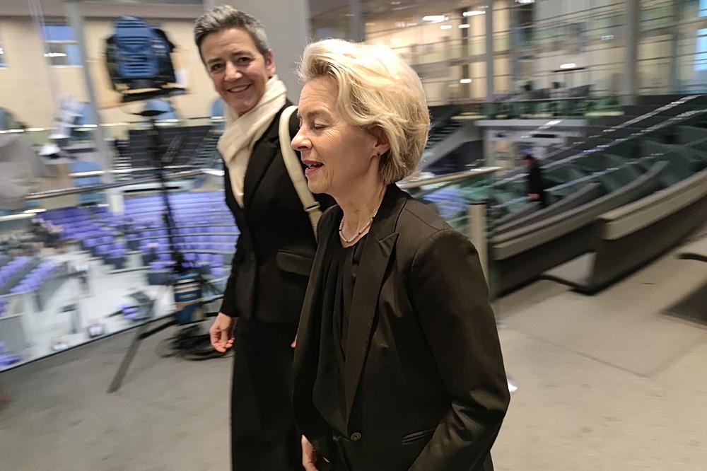 Margrethe Vestager und Ursula von der Leyen (Archiv)