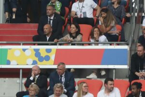 Annalena Baerbock im Stadion