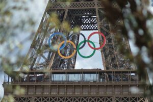 Eiffelturm mit Olympischen Ringen (Archiv)