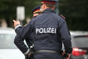 Österreichische Polizisten (Archiv)