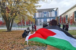 Pro-Palästinenser-Protest vor dem Kanzleramt (Archiv)