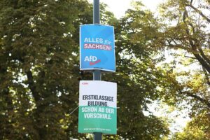 Wahlplakate von AfD und CDU zur Landtagswahl in Sachsen am 06.08.2024