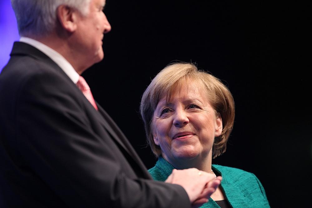 Horst Seehofer und Angela Merkel (Archiv)