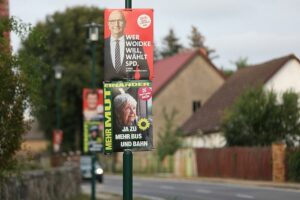 Wahlplakate von SPD und Grünen zur Landtagswahl in Brandenburg (Archiv)